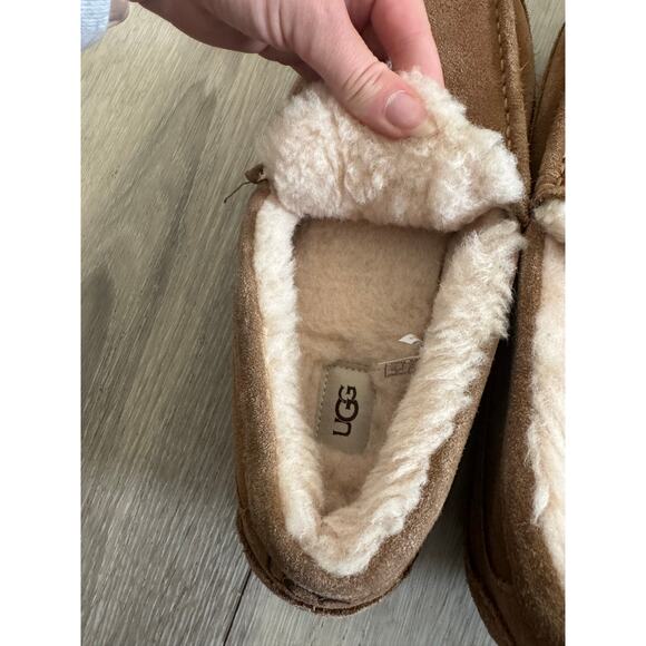 UGG Mens moccasins size 12 like new